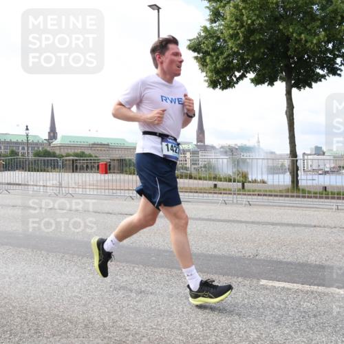 29.06.2025 - hella hamburg halbmarathon Lena Gebhardt http://msf.ph/oto/8434015 29.06.2025 10:08:31 Lombardsbrücke 1427, 1427, 2427, 3762, 5926, 6100, 6590, 7198, 7348, 7476, 8585, 9457, 9616, 9823, 9951, 9958, 10035, 10092, 10609, 10857, 11780, 11967, 12144, 12658, 13014, 13174, 14631, 14902, 14965, 15429, 16439, 18325 meine-sportfotos.de