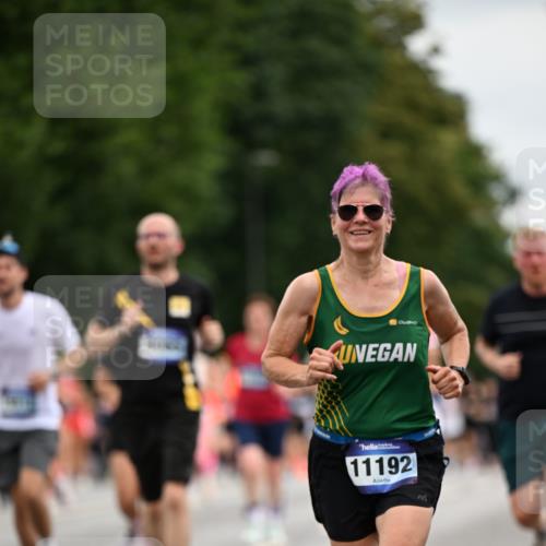 29.06.2025 - hella hamburg halbmarathon Dr. Thomas Lammeyer http://msf.ph/oto/8434017 29.06.2025 10:53:43 Kennedybrücke 1167, 1584, 2437, 2438, 2527, 2668, 2716, 3086, 3232, 3253, 3661, 4403, 4769, 5118, 5479, 5480, 5781, 6191, 6497, 7203, 7650, 7679, 7931, 7936, 7947, 7948, 8065, 8549, 8759, 8760, 9245, 10130, 10333, 10479, 10654, 11192 meine-sportfotos.de