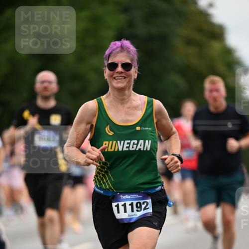 29.06.2025 - hella hamburg halbmarathon Dr. Thomas Lammeyer http://msf.ph/oto/8434031 29.06.2025 10:53:44 Kennedybrücke 1167, 1584, 2437, 2438, 2527, 2668, 2716, 3086, 3232, 3253, 3661, 4403, 4769, 5118, 5479, 5480, 5781, 6191, 6497, 7203, 7650, 7679, 7931, 7936, 7947, 7948, 8065, 8549, 8759, 8760, 9245, 10130, 10333, 10479, 10654, 10782, 11192 meine-sportfotos.de