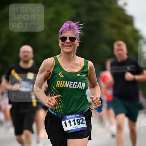 29.06.2025 - hella hamburg halbmarathon Dr. Thomas Lammeyer http://msf.ph/oto/8434037 29.06.2025 10:53:44 Kennedybrücke 1167, 1584, 2437, 2438, 2527, 2668, 2716, 3086, 3232, 3253, 3661, 4403, 4769, 5118, 5479, 5480, 5781, 6191, 6497, 7203, 7650, 7679, 7931, 7936, 7947, 7948, 8065, 8549, 8759, 8760, 9245, 10130, 10333, 10479, 10654, 10782, 11192 meine-sportfotos.de