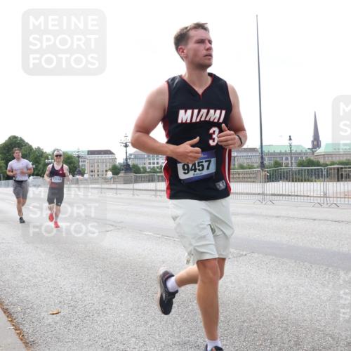 29.06.2025 - hella hamburg halbmarathon Lena Gebhardt http://msf.ph/oto/8434039 29.06.2025 10:08:32 Lombardsbrücke 1780, 12144, 9457, 1427, 2427, 3762, 5926, 6100, 6590, 7198, 7348, 7476, 8585, 9457, 9616, 9823, 9951, 9958, 10035, 10092, 10609, 10857, 11780, 11967, 12144, 12658, 13014, 13174, 14631, 14902, 14965, 15429, 16439, 18325 meine-sportfotos.de