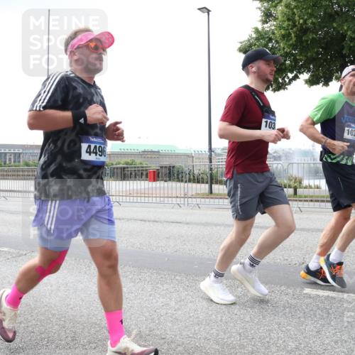 29.06.2025 - hella hamburg halbmarathon Lena Gebhardt http://msf.ph/oto/8434041 29.06.2025 10:44:37 Lombardsbrücke 1623, 4496, 103, 1030, 1273, 1345, 1519, 1924, 2343, 2610, 2674, 3065, 3506, 4215, 4496, 4968, 5355, 5647, 5649, 5730, 5731, 6002, 6841, 6888, 7216, 7818, 7842, 8272, 8582, 8763, 9036, 9084, 9085, 9331, 9333, 9397, 9510, 9536, 10006, 10223, 10303, 10304, 10416, 10668, 11272, 11825, 11955, 12318, 12322, 12409, 12803, 12995, 13039, 13262, 13288, 13330, 13390, 13906, 14091, 14123, 14350, 14654, 14681, 14971, 18454, 18459 meine-sportfotos.de