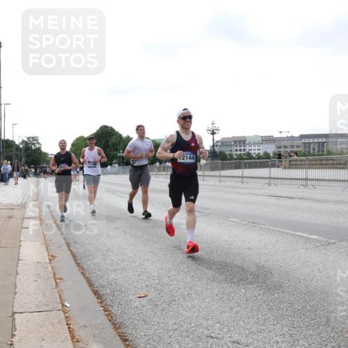 29.06.2025 - hella hamburg halbmarathon Lena Gebhardt http://msf.ph/oto/8434060 29.06.2025 10:08:33 Lombardsbrücke 2144, 11780, 1427, 2427, 3762, 5926, 6100, 6590, 7198, 7348, 7476, 8585, 9457, 9616, 9823, 9951, 9958, 10035, 10092, 10609, 10857, 11780, 11967, 12144, 12658, 13014, 13174, 14631, 14902, 14965, 15429, 16439, 18325 meine-sportfotos.de
