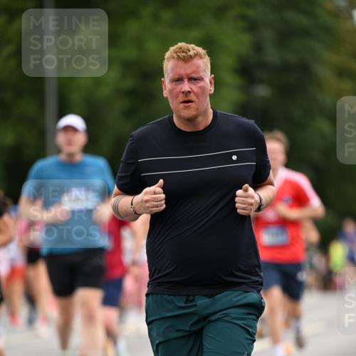 29.06.2025 - hella hamburg halbmarathon Dr. Thomas Lammeyer http://msf.ph/oto/8434075 29.06.2025 10:53:46 Kennedybrücke 1167, 1584, 2437, 2438, 2527, 2668, 2716, 3232, 3253, 3661, 4403, 4769, 5118, 5479, 5480, 5781, 6191, 6497, 7203, 7650, 7679, 7931, 7936, 7947, 7948, 8065, 8549, 8759, 8760, 9245, 10130, 10333, 10479, 10654, 10782, 11192 meine-sportfotos.de