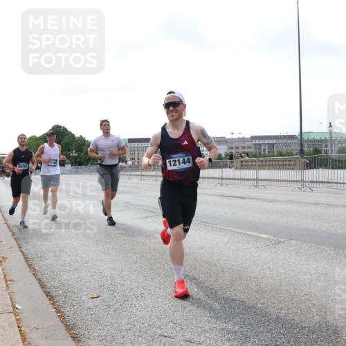 29.06.2025 - hella hamburg halbmarathon Lena Gebhardt http://msf.ph/oto/8434107 29.06.2025 10:08:33 Lombardsbrücke 178, 6590, 12144, 1427, 2427, 3762, 5926, 6100, 6590, 7198, 7348, 7476, 8585, 9457, 9616, 9823, 9951, 9958, 10035, 10092, 10609, 10857, 11780, 11967, 12144, 12658, 13014, 13174, 14631, 14902, 14965, 15429, 16439, 18325 meine-sportfotos.de
