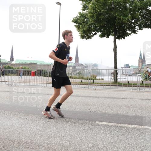 29.06.2025 - hella hamburg halbmarathon Lena Gebhardt http://msf.ph/oto/8434119 29.06.2025 10:44:39 Lombardsbrücke 162, 1273, 1345, 1519, 1629, 1924, 2343, 2610, 2674, 3506, 3570, 4215, 4275, 4496, 4968, 5355, 5647, 5649, 5730, 5731, 6002, 6841, 6888, 7216, 7818, 7842, 8272, 8582, 9036, 9084, 9085, 9331, 9333, 9397, 9510, 9536, 10006, 10223, 10303, 10304, 10416, 10668, 11272, 11825, 11955, 12318, 12322, 12409, 12803, 12995, 13039, 13261, 13262, 13288, 13330, 13390, 13906, 14091, 14123, 14350, 14654, 14681, 14971, 18454, 18459 meine-sportfotos.de