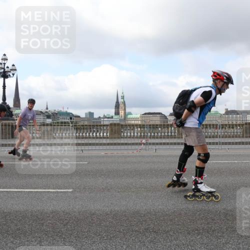 29.06.2025 - hella hamburg halbmarathon Lena Gebhardt http://msf.ph/oto/8434131 29.06.2025 09:01:13 Lombardsbrücke  meine-sportfotos.de