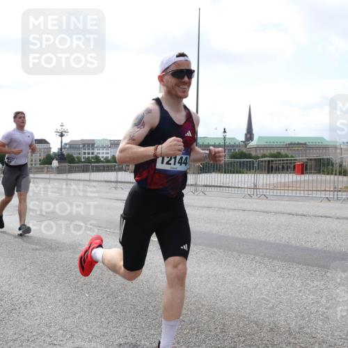 29.06.2025 - hella hamburg halbmarathon Lena Gebhardt http://msf.ph/oto/8434135 29.06.2025 10:08:34 Lombardsbrücke 11780, 12144, 1427, 2427, 3762, 5347, 5926, 6100, 6590, 7198, 7348, 7476, 8585, 9457, 9616, 9823, 9951, 9958, 10035, 10092, 10609, 10857, 11657, 11780, 11967, 12144, 12658, 13014, 13174, 14631, 14902, 14965, 15429, 15584, 16439, 18325 meine-sportfotos.de