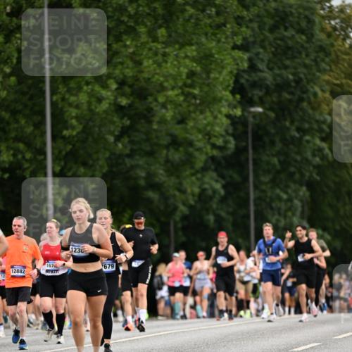 29.06.2025 - hella hamburg halbmarathon Dr. Thomas Lammeyer http://msf.ph/oto/8434220 29.06.2025 10:53:53 Kennedybrücke 1167, 1584, 1805, 2437, 2438, 2541, 2668, 2716, 2997, 3253, 4769, 5118, 5479, 5480, 6191, 7203, 7650, 7679, 7947, 7948, 8065, 9162, 10038, 10130, 10333, 10654, 10782, 11192 meine-sportfotos.de