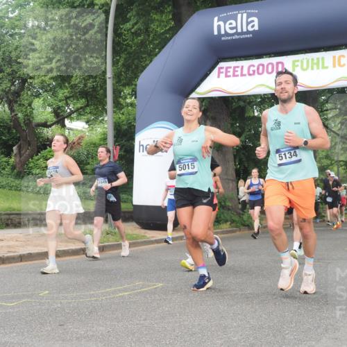29.06.2025 - hella hamburg halbmarathon KatJ http://msf.ph/oto/8434225 29.06.2025 10:44:18 Zwischen KM18-KM19 1200, 2488, 3413, 3859, 4426, 5015, 5134, 5457, 5458, 5728 meine-sportfotos.de