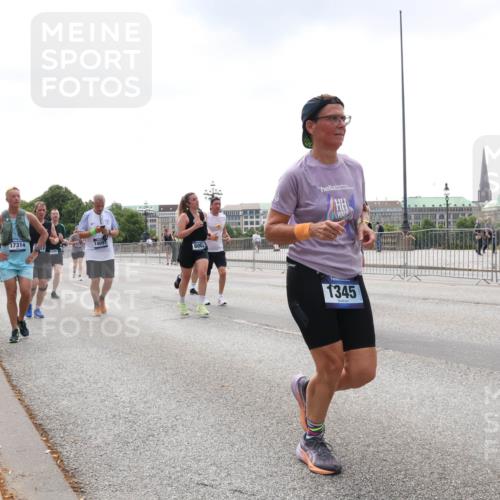 29.06.2025 - hella hamburg halbmarathon Lena Gebhardt http://msf.ph/oto/8434242 29.06.2025 10:44:40 Lombardsbrücke 17314, 14091, 6002, 1345, 1273, 1345, 1519, 1629, 1924, 2343, 2610, 2674, 3506, 3570, 4215, 4275, 4496, 4968, 5355, 5647, 5649, 5731, 6002, 6841, 6888, 7216, 7842, 8272, 8582, 9036, 9084, 9085, 9331, 9333, 9397, 9510, 9536, 10006, 10223, 10303, 10304, 10416, 10668, 10707, 11272, 11825, 11955, 12318, 12322, 12409, 12803, 12995, 13039, 13261, 13262, 13288, 13330, 13390, 13906, 14091, 14123, 14350, 14654, 14681, 14971, 18454, 18459 meine-sportfotos.de