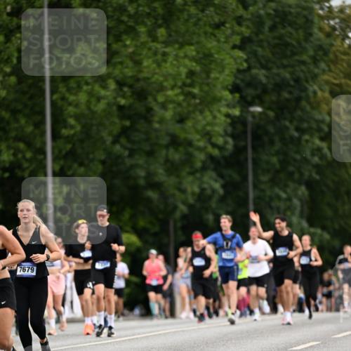 29.06.2025 - hella hamburg halbmarathon Dr. Thomas Lammeyer http://msf.ph/oto/8434266 29.06.2025 10:53:54 Kennedybrücke 1167, 1584, 1805, 2437, 2438, 2541, 2668, 2716, 2997, 3253, 4769, 5106, 5118, 5479, 5480, 7203, 7650, 7679, 7947, 7948, 8065, 9015, 9162, 10038, 10130, 10654, 10782, 11192 meine-sportfotos.de