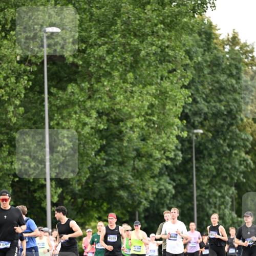29.06.2025 - hella hamburg halbmarathon Dr. Thomas Lammeyer http://msf.ph/oto/8434276 29.06.2025 10:53:58 Kennedybrücke 1167, 1584, 1805, 2437, 2438, 2541, 2716, 2997, 3253, 4589, 4769, 5106, 5118, 5479, 5480, 7203, 7650, 7679, 7948, 8065, 9015, 9162, 10038, 10130, 10654, 10782, 11030 meine-sportfotos.de