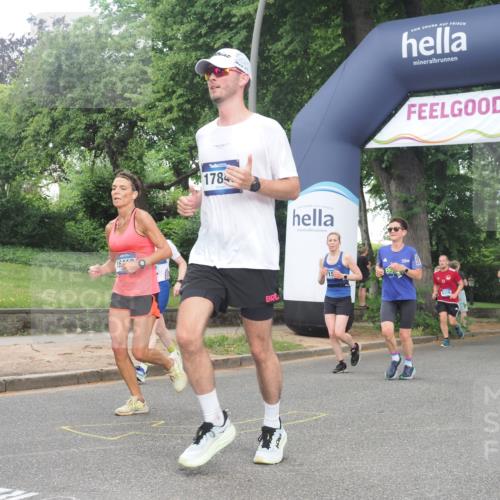 29.06.2025 - hella hamburg halbmarathon KatJ http://msf.ph/oto/8434281 29.06.2025 10:44:20 Zwischen KM18-KM19 1200, 3859, 4426, 5015, 5134, 5457, 5458, 5728, 7159 meine-sportfotos.de