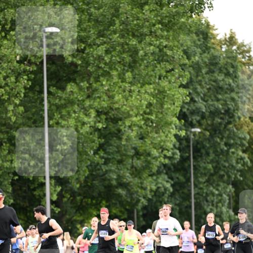 29.06.2025 - hella hamburg halbmarathon Dr. Thomas Lammeyer http://msf.ph/oto/8434289 29.06.2025 10:53:58 Kennedybrücke 1167, 1584, 1805, 2437, 2438, 2541, 2716, 2997, 3253, 4589, 4769, 5106, 5118, 5479, 5480, 7203, 7650, 7679, 7948, 8065, 9015, 9162, 10038, 10130, 10654, 10782, 11030 meine-sportfotos.de