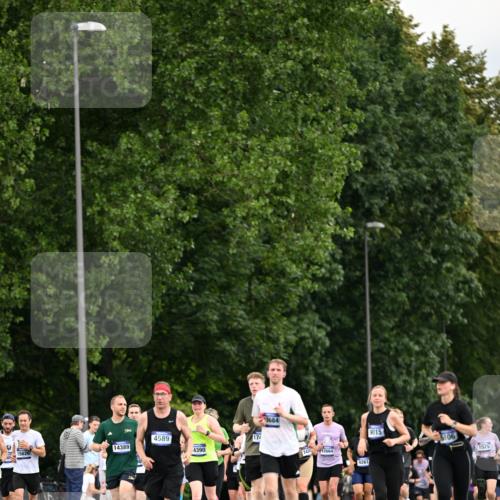 29.06.2025 - hella hamburg halbmarathon Dr. Thomas Lammeyer http://msf.ph/oto/8434323 29.06.2025 10:54:00 Kennedybrücke 1167, 1805, 2437, 2438, 2541, 2716, 2997, 3253, 4589, 4769, 5106, 5118, 5479, 5480, 7679, 9015, 9162, 10038, 10130, 10654, 10782, 11030 meine-sportfotos.de