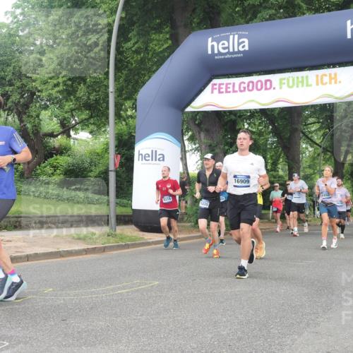 29.06.2025 - hella hamburg halbmarathon KatJ http://msf.ph/oto/8434354 29.06.2025 10:44:22 Zwischen KM18-KM19 1200, 3575, 4632, 5015, 5134, 5391, 5728, 6892, 7159 meine-sportfotos.de