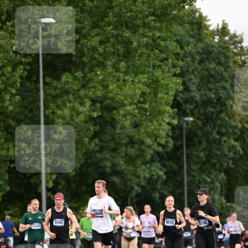 29.06.2025 - hella hamburg halbmarathon Dr. Thomas Lammeyer http://msf.ph/oto/8434359 29.06.2025 10:54:01 Kennedybrücke 1167, 1805, 2437, 2438, 2541, 2716, 2997, 3253, 4589, 4769, 5106, 5118, 5479, 5480, 6694, 7679, 9015, 9162, 10038, 10130, 10654, 10782, 11030 meine-sportfotos.de