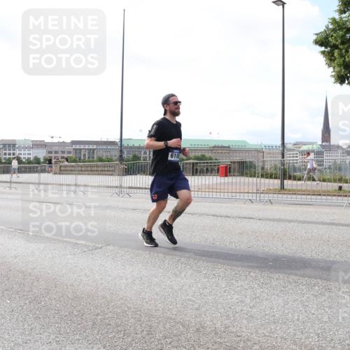 29.06.2025 - hella hamburg halbmarathon Lena Gebhardt http://msf.ph/oto/8434382 29.06.2025 10:08:39 Lombardsbrücke 6100, 1427, 2427, 3762, 5347, 5926, 6100, 6590, 7198, 7476, 9457, 9616, 9823, 9951, 9958, 10035, 10092, 10609, 10857, 11657, 11780, 11967, 12144, 13014, 13174, 13593, 14631, 14902, 14965, 15429, 15584, 15586, 15592, 16439, 18266 meine-sportfotos.de