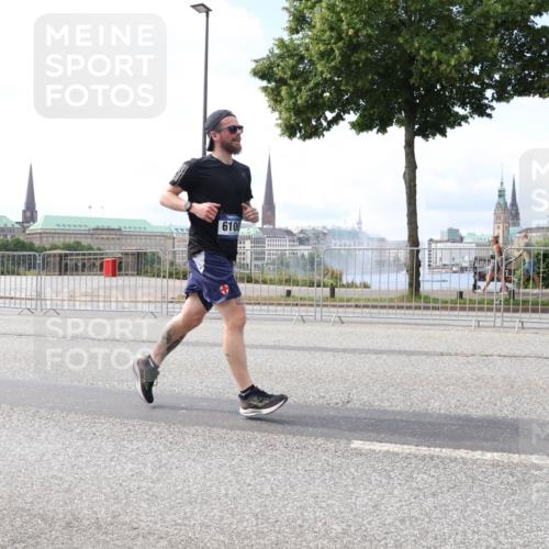 29.06.2025 - hella hamburg halbmarathon Lena Gebhardt http://msf.ph/oto/8434396 29.06.2025 10:08:39 Lombardsbrücke 6100, 1427, 2427, 3762, 5347, 5926, 6100, 6590, 7198, 7476, 9457, 9616, 9823, 9951, 9958, 10035, 10092, 10609, 10857, 11657, 11780, 11967, 12144, 13014, 13174, 13593, 14631, 14902, 14965, 15429, 15584, 15586, 15592, 16439, 18266 meine-sportfotos.de