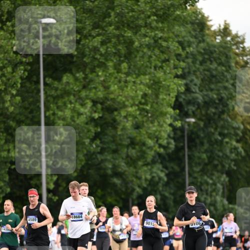29.06.2025 - hella hamburg halbmarathon Dr. Thomas Lammeyer http://msf.ph/oto/8434408 29.06.2025 10:54:02 Kennedybrücke 1167, 1805, 2437, 2438, 2541, 2716, 2997, 3253, 4589, 5106, 5118, 5479, 5480, 5997, 6694, 7679, 9015, 9162, 10038, 10654, 10704, 10782, 11030 meine-sportfotos.de