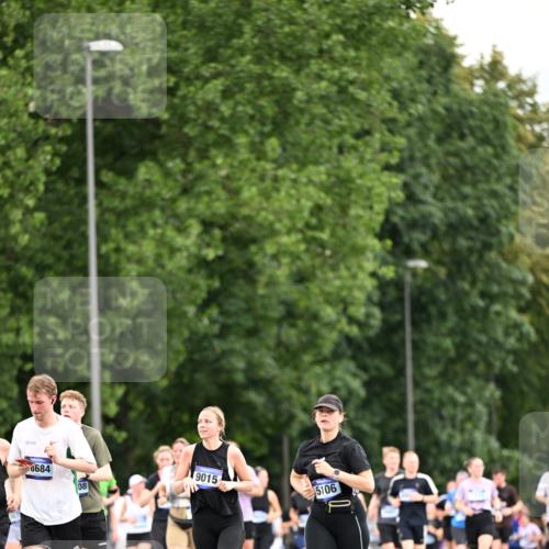 29.06.2025 - hella hamburg halbmarathon Dr. Thomas Lammeyer http://msf.ph/oto/8434442 29.06.2025 10:54:04 Kennedybrücke 1805, 2437, 2438, 2541, 2716, 2927, 2997, 3070, 3253, 4589, 5106, 5479, 5480, 5997, 6680, 6694, 7679, 9015, 9162, 9261, 10038, 10704, 10782, 11030 meine-sportfotos.de