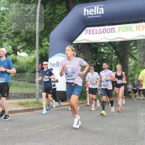 29.06.2025 - hella hamburg halbmarathon KatJ http://msf.ph/oto/8434444 29.06.2025 10:44:24 Zwischen KM18-KM19 2652, 2656, 3575, 4632, 5134, 5391, 6892, 7159 meine-sportfotos.de