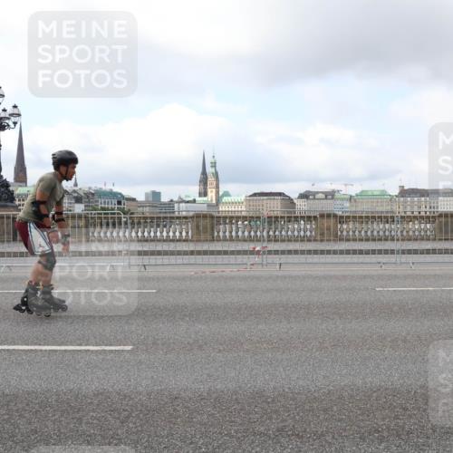 29.06.2025 - hella hamburg halbmarathon Lena Gebhardt http://msf.ph/oto/8434479 29.06.2025 09:01:22 Lombardsbrücke  meine-sportfotos.de