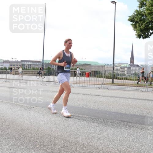 29.06.2025 - hella hamburg halbmarathon Lena Gebhardt http://msf.ph/oto/8434502 29.06.2025 10:08:44 Lombardsbrücke 9951, 10092, 1427, 2427, 3762, 5347, 5926, 6100, 6590, 7198, 7453, 7476, 9457, 9616, 9823, 9951, 9958, 10035, 10092, 10857, 11657, 11780, 11967, 12144, 13174, 13592, 13593, 14631, 14902, 14965, 15429, 15584, 15586, 15592, 16439, 18266, 18505 meine-sportfotos.de