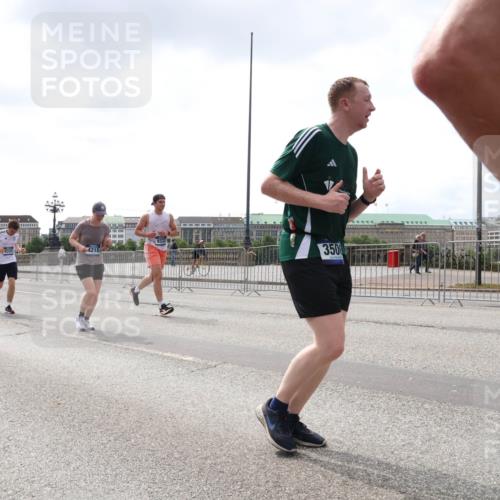29.06.2025 - hella hamburg halbmarathon Lena Gebhardt http://msf.ph/oto/8434520 29.06.2025 10:44:45 Lombardsbrücke 4215, 3500, 1, 1024, 1273, 1345, 1519, 1629, 1924, 2007, 2343, 2610, 2674, 2779, 3506, 3570, 4215, 4275, 4496, 4968, 5355, 5647, 5649, 6002, 6841, 6888, 7216, 7842, 8272, 8582, 8907, 9036, 9084, 9085, 9331, 9333, 9397, 9536, 10006, 10303, 10304, 10416, 10562, 10566, 10668, 10707, 11272, 11825, 12318, 12322, 12394, 12409, 12803, 12995, 13039, 13261, 13262, 13288, 13330, 13390, 13906, 14091, 14123, 14350, 14654, 14681, 14971, 18454, 18459 meine-sportfotos.de