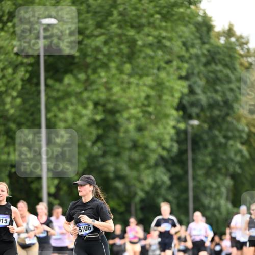 29.06.2025 - hella hamburg halbmarathon Dr. Thomas Lammeyer http://msf.ph/oto/8434522 29.06.2025 10:54:06 Kennedybrücke 1525, 1805, 2437, 2438, 2541, 2716, 2927, 2997, 3070, 4589, 5106, 5479, 5480, 5997, 6680, 6694, 6989, 7679, 8254, 9015, 9162, 9261, 10038, 10704, 10782, 11030 meine-sportfotos.de