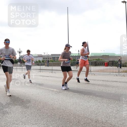 29.06.2025 - hella hamburg halbmarathon Lena Gebhardt http://msf.ph/oto/8434601 29.06.2025 10:44:46 Lombardsbrücke 18459, 18454, 9331, 1024, 1273, 1345, 1629, 1924, 2007, 2343, 2610, 2674, 2779, 3506, 3570, 4215, 4275, 4496, 4968, 5355, 5647, 5649, 6002, 6841, 6888, 7216, 8272, 8582, 8907, 9036, 9084, 9085, 9331, 9333, 9397, 9536, 10006, 10303, 10304, 10416, 10562, 10566, 10668, 10707, 11272, 11825, 12198, 12318, 12322, 12394, 12409, 12803, 12995, 13039, 13261, 13262, 13288, 13330, 13390, 13906, 14091, 14123, 14350, 14654, 14681, 14971, 18454, 18459 meine-sportfotos.de