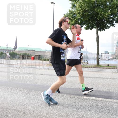 29.06.2025 - hella hamburg halbmarathon Lena Gebhardt http://msf.ph/oto/8434619 29.06.2025 10:08:46 Lombardsbrücke 9958, 1427, 3762, 5347, 6100, 6590, 7453, 7476, 9457, 9823, 9951, 9958, 10035, 10092, 11657, 11780, 11967, 12144, 13174, 13592, 13593, 14631, 14902, 14965, 15429, 15584, 15586, 15592, 16439, 18266, 18505 meine-sportfotos.de