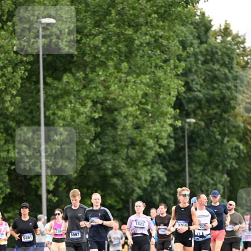 29.06.2025 - hella hamburg halbmarathon Dr. Thomas Lammeyer http://msf.ph/oto/8434664 29.06.2025 10:54:11 Kennedybrücke 1525, 1805, 2437, 2438, 2541, 2927, 2997, 3070, 4589, 5106, 5479, 5480, 5997, 6680, 6694, 6989, 7679, 7755, 8254, 9015, 9162, 9261, 10038, 10060, 10704, 10782, 11030 meine-sportfotos.de