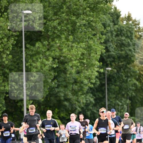 29.06.2025 - hella hamburg halbmarathon Dr. Thomas Lammeyer http://msf.ph/oto/8434683 29.06.2025 10:54:11 Kennedybrücke 1525, 1805, 2437, 2438, 2541, 2927, 2997, 3070, 4589, 5106, 5479, 5480, 5997, 6680, 6694, 6989, 7679, 7755, 8254, 9015, 9162, 9261, 10038, 10060, 10704, 10782, 11030 meine-sportfotos.de