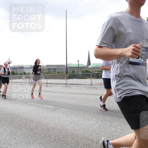 29.06.2025 - hella hamburg halbmarathon Lena Gebhardt http://msf.ph/oto/8434711 29.06.2025 10:44:48 Lombardsbrücke 231, 9397, 459, 1024, 1273, 1345, 1629, 1924, 2007, 2343, 2610, 2674, 2779, 3506, 3570, 4215, 4275, 4496, 4968, 5355, 5647, 5649, 6002, 6841, 6888, 7216, 7912, 8582, 8907, 9036, 9084, 9085, 9331, 9333, 9397, 9536, 10006, 10303, 10304, 10416, 10562, 10566, 10668, 10707, 11272, 11825, 12198, 12318, 12322, 12332, 12394, 12409, 13039, 13261, 13262, 13288, 13330, 13390, 13906, 14091, 14123, 14350, 14654, 14681, 14971, 18454, 18459 meine-sportfotos.de