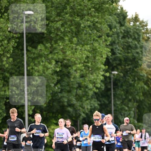 29.06.2025 - hella hamburg halbmarathon Dr. Thomas Lammeyer http://msf.ph/oto/8434729 29.06.2025 10:54:12 Kennedybrücke 1525, 1805, 2541, 2927, 2997, 3070, 4589, 5106, 5997, 6680, 6694, 6989, 7679, 7755, 8254, 9015, 9162, 9261, 10038, 10060, 10704, 10782, 11030 meine-sportfotos.de