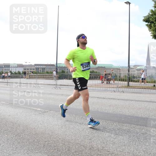 29.06.2025 - hella hamburg halbmarathon Lena Gebhardt http://msf.ph/oto/8434739 29.06.2025 10:08:49 Lombardsbrücke 5347, 1427, 3762, 5347, 6100, 6590, 7453, 7476, 9457, 9823, 9951, 9958, 10035, 10092, 11657, 11780, 11967, 12144, 13174, 13592, 13593, 14902, 14965, 15429, 15584, 15586, 15592, 16439, 18266, 18505 meine-sportfotos.de