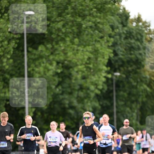 29.06.2025 - hella hamburg halbmarathon Dr. Thomas Lammeyer http://msf.ph/oto/8434754 29.06.2025 10:54:13 Kennedybrücke 1525, 1805, 2541, 2927, 2997, 3070, 4589, 5106, 5997, 6680, 6694, 6989, 7679, 7755, 8254, 9015, 9162, 9261, 10038, 10060, 10704, 10782, 11030 meine-sportfotos.de