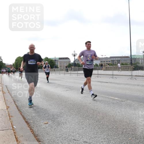 29.06.2025 - hella hamburg halbmarathon Lena Gebhardt http://msf.ph/oto/8434765 29.06.2025 10:08:51 Lombardsbrücke 10035, 11657, 1147, 1427, 3762, 5347, 6100, 6590, 7453, 7476, 9951, 9958, 10035, 10092, 11496, 11657, 11780, 11967, 12144, 13174, 13592, 13593, 14902, 14965, 15429, 15584, 15586, 15592, 16439, 17347, 18266, 18505 meine-sportfotos.de