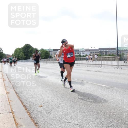 29.06.2025 - hella hamburg halbmarathon Lena Gebhardt http://msf.ph/oto/8434861 29.06.2025 10:08:53 Lombardsbrücke 11967, 1147, 1188, 1427, 1838, 3762, 5347, 6100, 6590, 7453, 9718, 9951, 9958, 10035, 10092, 10819, 11067, 11496, 11657, 11780, 11967, 12144, 13174, 13592, 13593, 14736, 14902, 14965, 15584, 15586, 15592, 16439, 17347, 18266, 18505 meine-sportfotos.de