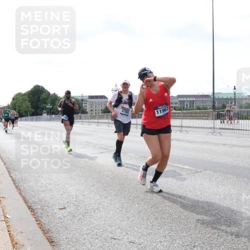 29.06.2025 - hella hamburg halbmarathon Lena Gebhardt http://msf.ph/oto/8434892 29.06.2025 10:08:54 Lombardsbrücke 11967, 1147, 1188, 1427, 1838, 3762, 5347, 6100, 6590, 7453, 9718, 9951, 9958, 10035, 10092, 10819, 11067, 11496, 11657, 11780, 11967, 12144, 13174, 13592, 13593, 14736, 14902, 14965, 15584, 15586, 15592, 16439, 17347, 18266, 18505 meine-sportfotos.de