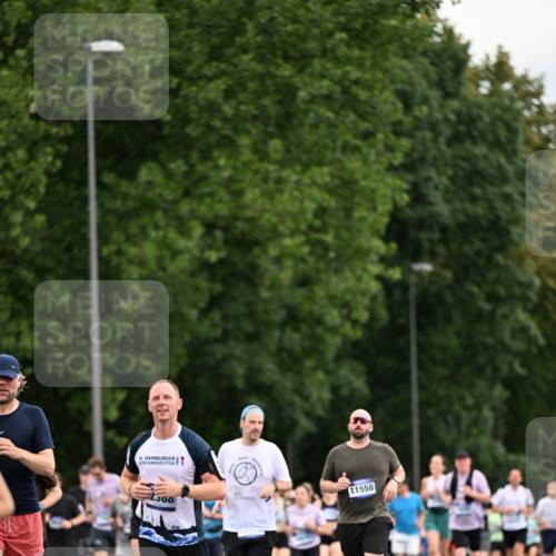 29.06.2025 - hella hamburg halbmarathon Dr. Thomas Lammeyer http://msf.ph/oto/8434909 29.06.2025 10:54:17 Kennedybrücke 1525, 1805, 2160, 2541, 2927, 2997, 3070, 3710, 4589, 5106, 5997, 6680, 6694, 6989, 7755, 8254, 9015, 9162, 9261, 9940, 10038, 10060, 10704, 11030, 11426 meine-sportfotos.de
