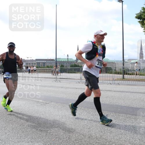 29.06.2025 - hella hamburg halbmarathon Lena Gebhardt http://msf.ph/oto/8434986 29.06.2025 10:08:55 Lombardsbrücke 78266, 376, 1147, 1188, 1427, 1838, 3762, 5347, 6100, 6590, 7453, 9718, 9951, 9958, 10035, 10092, 10819, 11067, 11496, 11657, 11780, 11967, 12144, 13174, 13592, 13593, 14736, 14902, 14965, 15584, 15586, 15592, 17347, 18266, 18505 meine-sportfotos.de