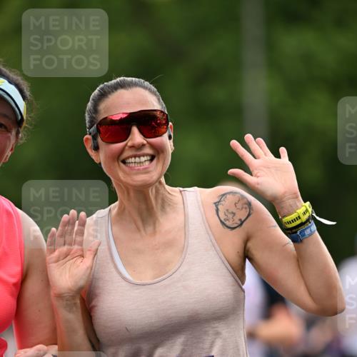 29.06.2025 - hella hamburg halbmarathon Dr. Thomas Lammeyer http://msf.ph/oto/8435027 29.06.2025 10:54:22 Kennedybrücke 1525, 2160, 2541, 2927, 3070, 3680, 3701, 3710, 4168, 4589, 5106, 5997, 6680, 6694, 6989, 7721, 7722, 7755, 8254, 9015, 9261, 9940, 10038, 10060, 10704, 11030, 11426 meine-sportfotos.de