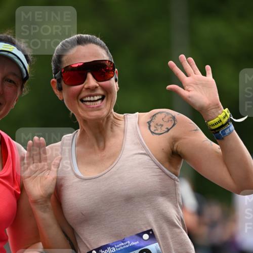 29.06.2025 - hella hamburg halbmarathon Dr. Thomas Lammeyer http://msf.ph/oto/8435030 29.06.2025 10:54:22 Kennedybrücke 1525, 2160, 2541, 2927, 3070, 3680, 3701, 3710, 4168, 4589, 5106, 5997, 6680, 6694, 6989, 7721, 7722, 7755, 8254, 9015, 9261, 9940, 10038, 10060, 10704, 11030, 11426 meine-sportfotos.de