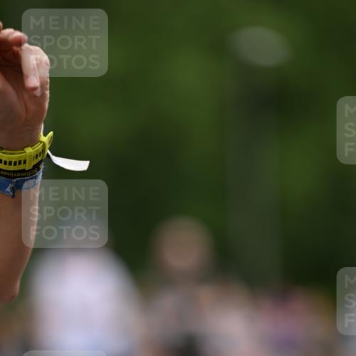 29.06.2025 - hella hamburg halbmarathon Dr. Thomas Lammeyer http://msf.ph/oto/8435044 29.06.2025 10:54:23 Kennedybrücke 1525, 2160, 2541, 2927, 3070, 3680, 3701, 3710, 4168, 4589, 5106, 5997, 6680, 6694, 6989, 7721, 7722, 7755, 8254, 9015, 9261, 9940, 10038, 10060, 10704, 11030, 11426 meine-sportfotos.de