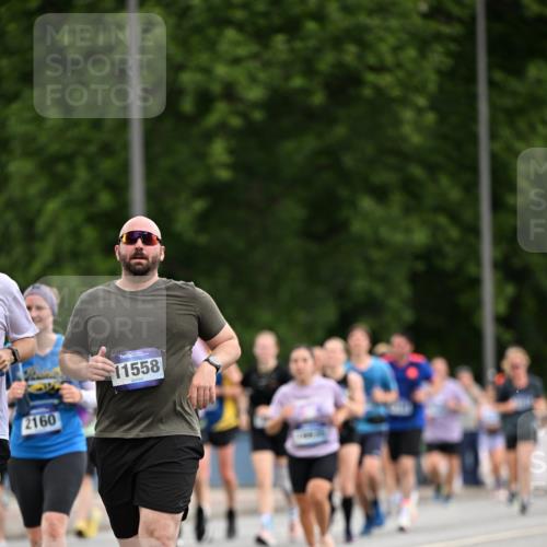 29.06.2025 - hella hamburg halbmarathon Dr. Thomas Lammeyer http://msf.ph/oto/8435061 29.06.2025 10:54:25 Kennedybrücke 1525, 2160, 2927, 3070, 3680, 3701, 3710, 4168, 4589, 5997, 6680, 6694, 6989, 7721, 7722, 7755, 8254, 9261, 9940, 10060, 10704, 11030, 11426 meine-sportfotos.de