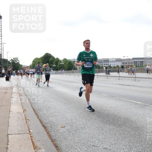 29.06.2025 - hella hamburg halbmarathon Lena Gebhardt http://msf.ph/oto/8435077 29.06.2025 10:08:59 Lombardsbrücke 7453, 1147, 1188, 1427, 1838, 2978, 3762, 5347, 6100, 7453, 9718, 9951, 9958, 10035, 10092, 10819, 11067, 11496, 11657, 11967, 12144, 13174, 13210, 13592, 13593, 13660, 14736, 15584, 15586, 15592, 17347, 18266, 18505 meine-sportfotos.de