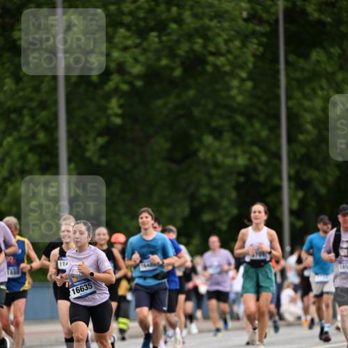 29.06.2025 - hella hamburg halbmarathon Dr. Thomas Lammeyer http://msf.ph/oto/8435098 29.06.2025 10:54:27 Kennedybrücke 1525, 2160, 2927, 3070, 3680, 3701, 3710, 4168, 4589, 5552, 5997, 6680, 6694, 6989, 7721, 7722, 7755, 8254, 8299, 9261, 9940, 10060, 10704, 11030, 11426 meine-sportfotos.de